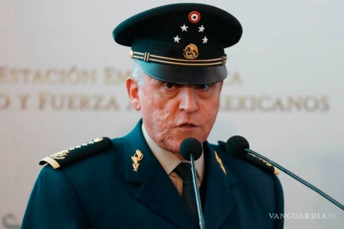 Cienfuegos niega mensajes atribuidos a su autoría; FGR comparte expediente del caso