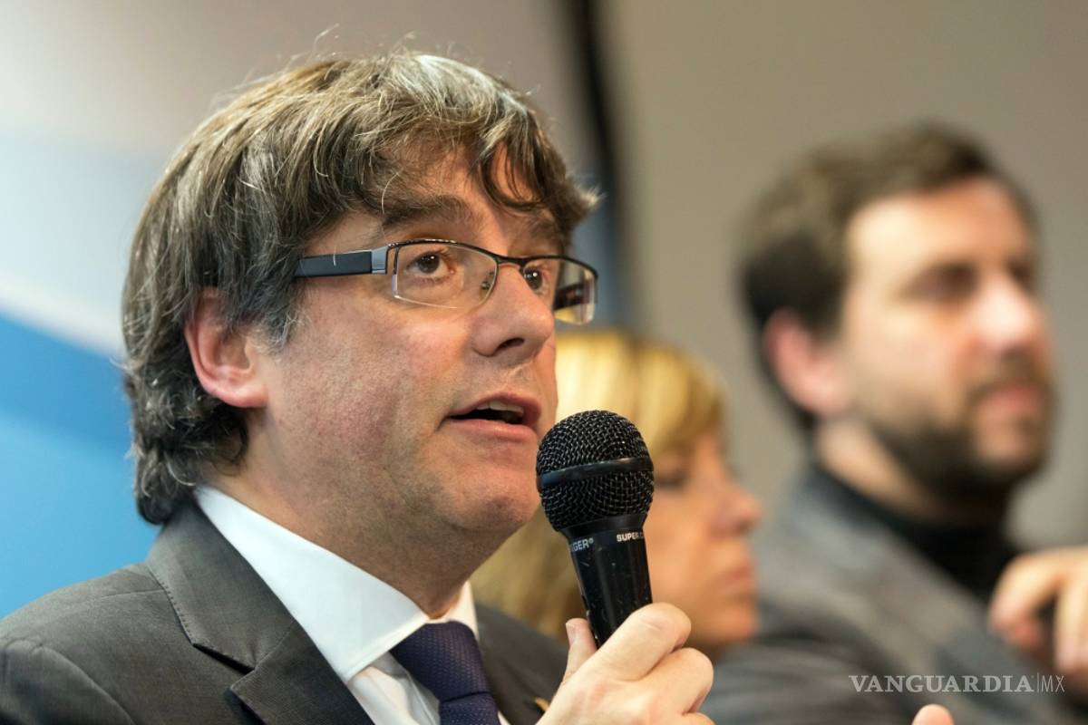 Acusa Puigdemont una &quot;brutal ofensiva judicial&quot; en España en su contra