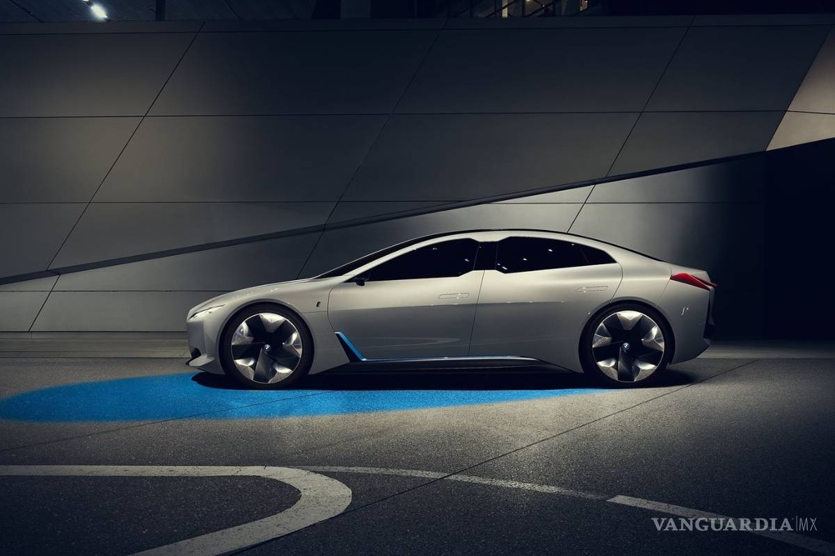 BMW y Daimler se unen para ofrecer servicios de movilidad sustentable y autónoma