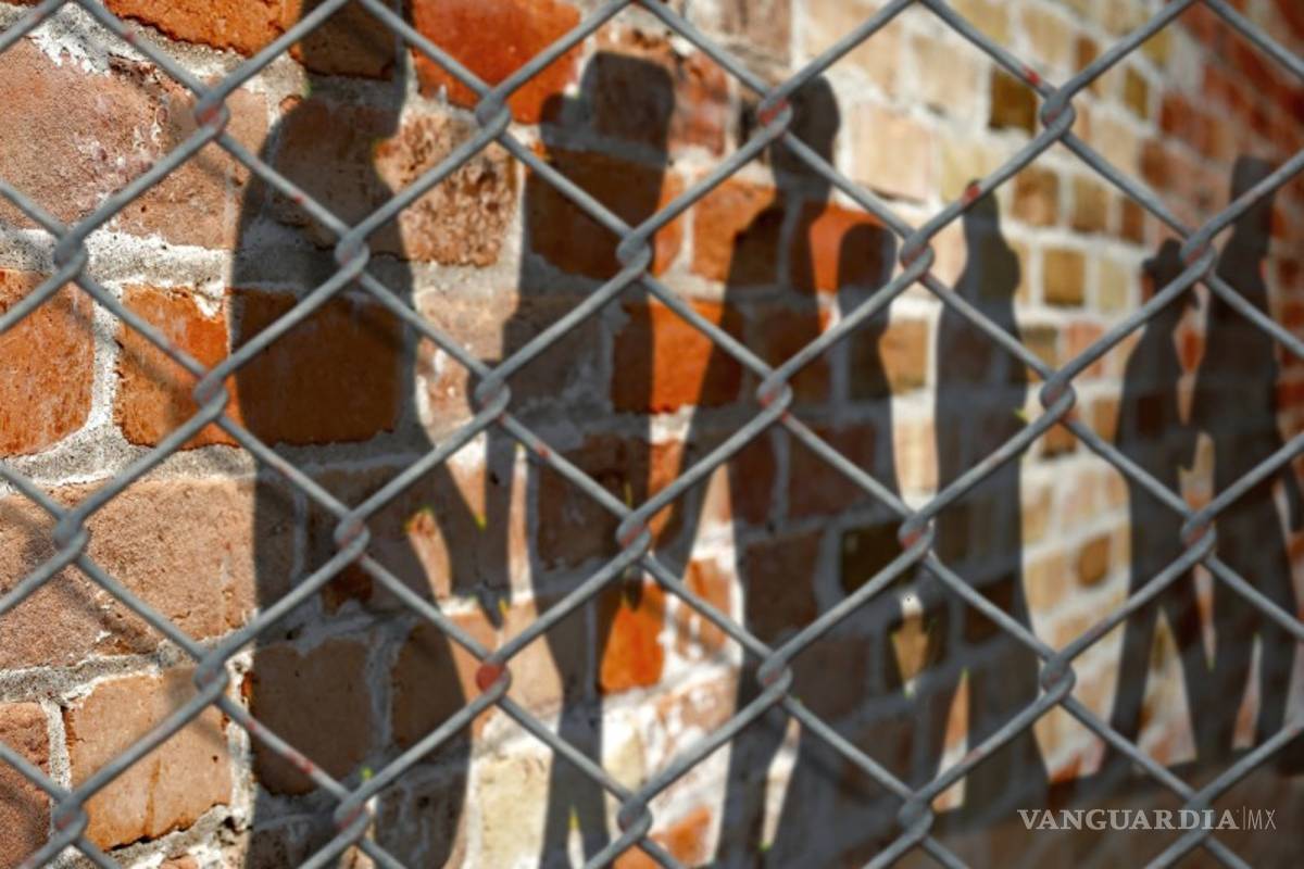 Se investiga a servidores públicos por tráfico de personas: Ebrard