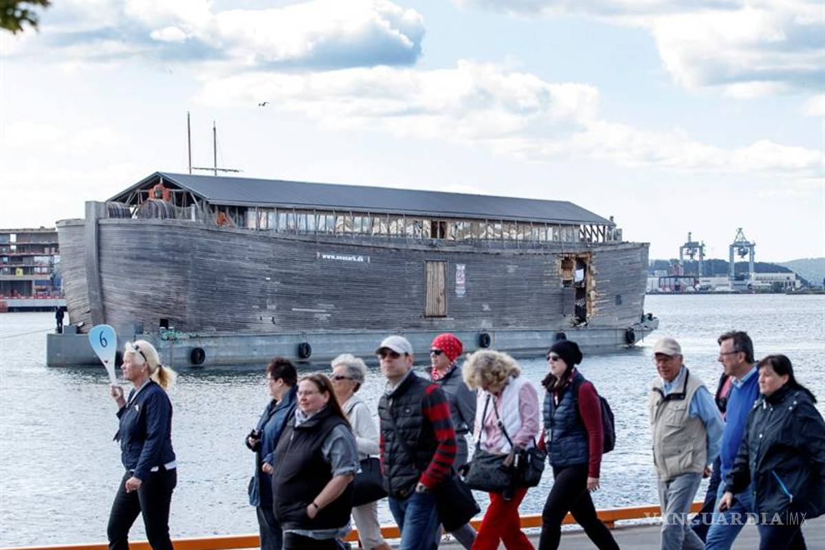 'Arca de Noe' choca en puerto de Noruega