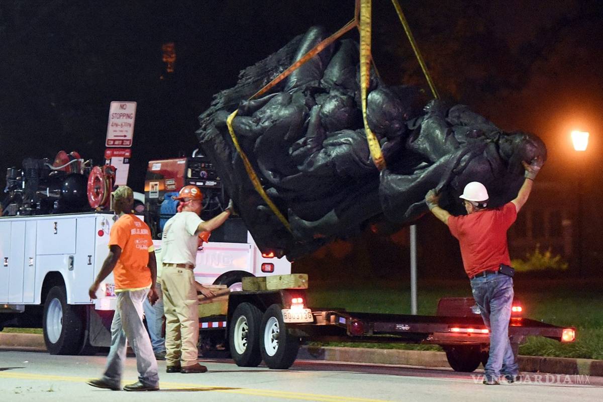 Baltimore retira de madrugada sus monumentos a defensores de la esclavitud