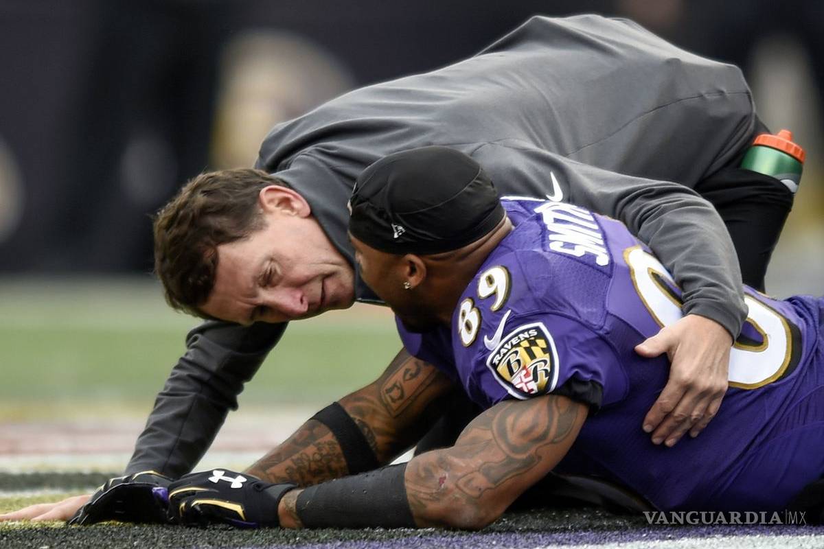 NFL aprovó un diseño específico para el casco de los linieros