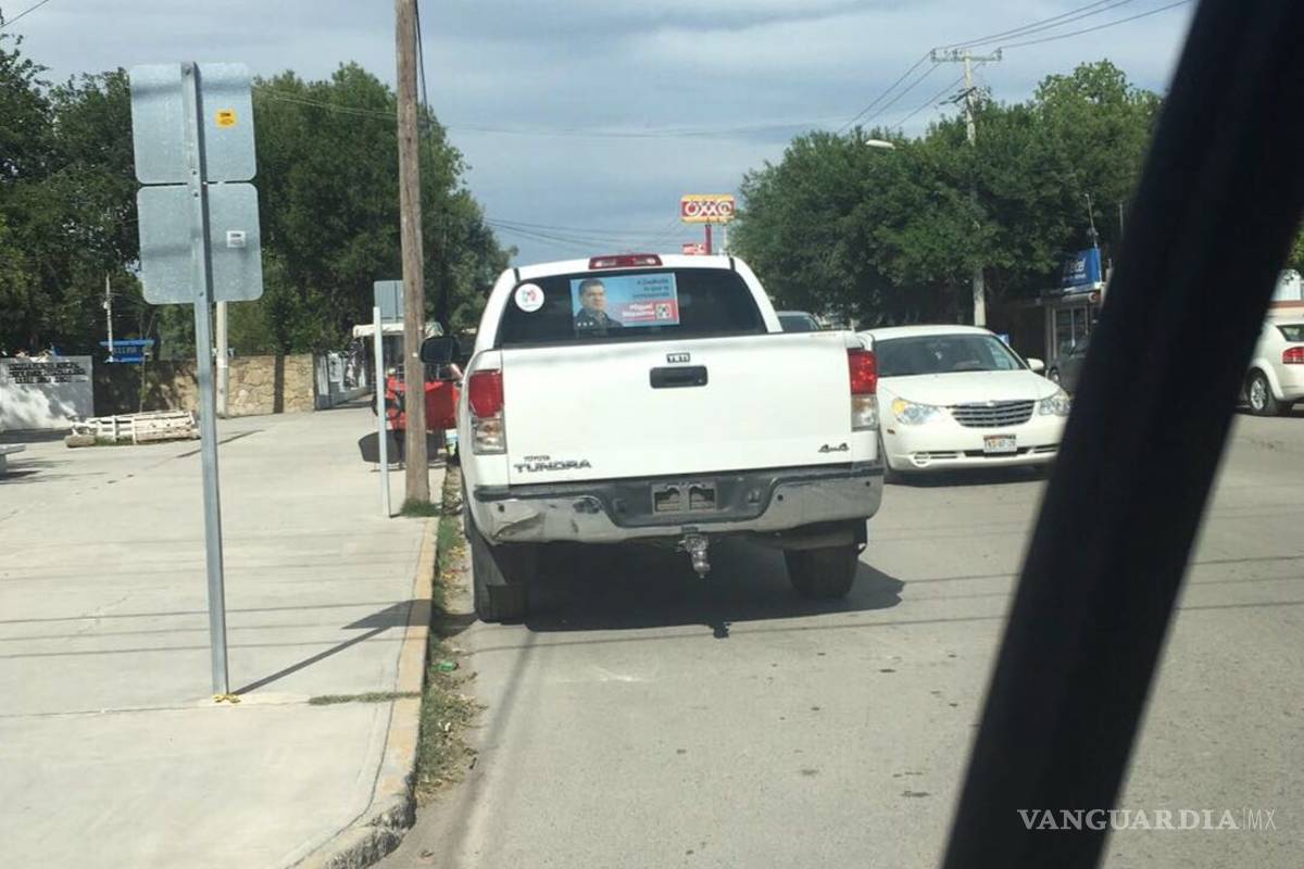 Multan a diputado por estacionarse mal en evento de Miguel Riquelme