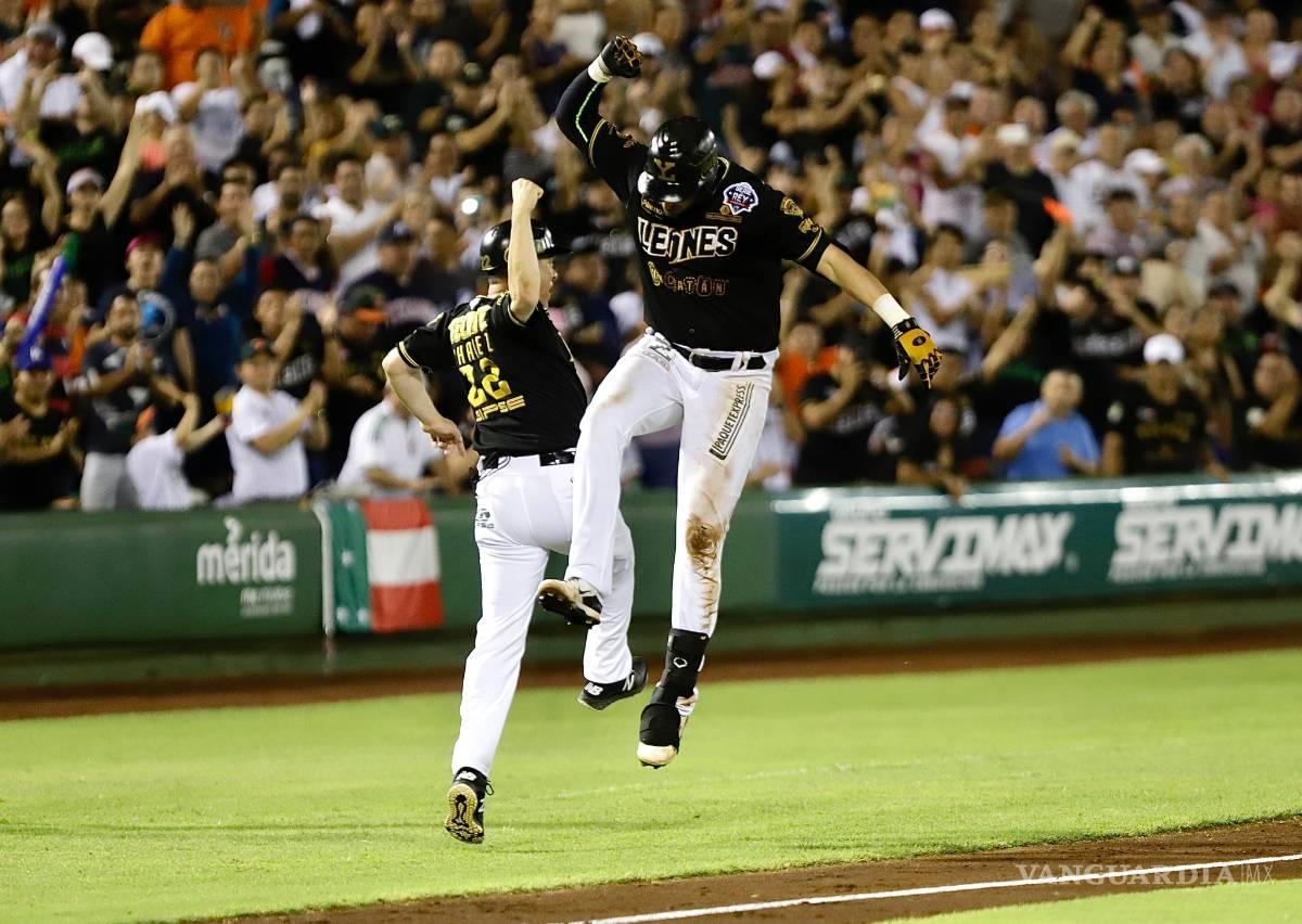 $!César Valdez lanza una joyita de pitcheo y los Leones están a uno del título
