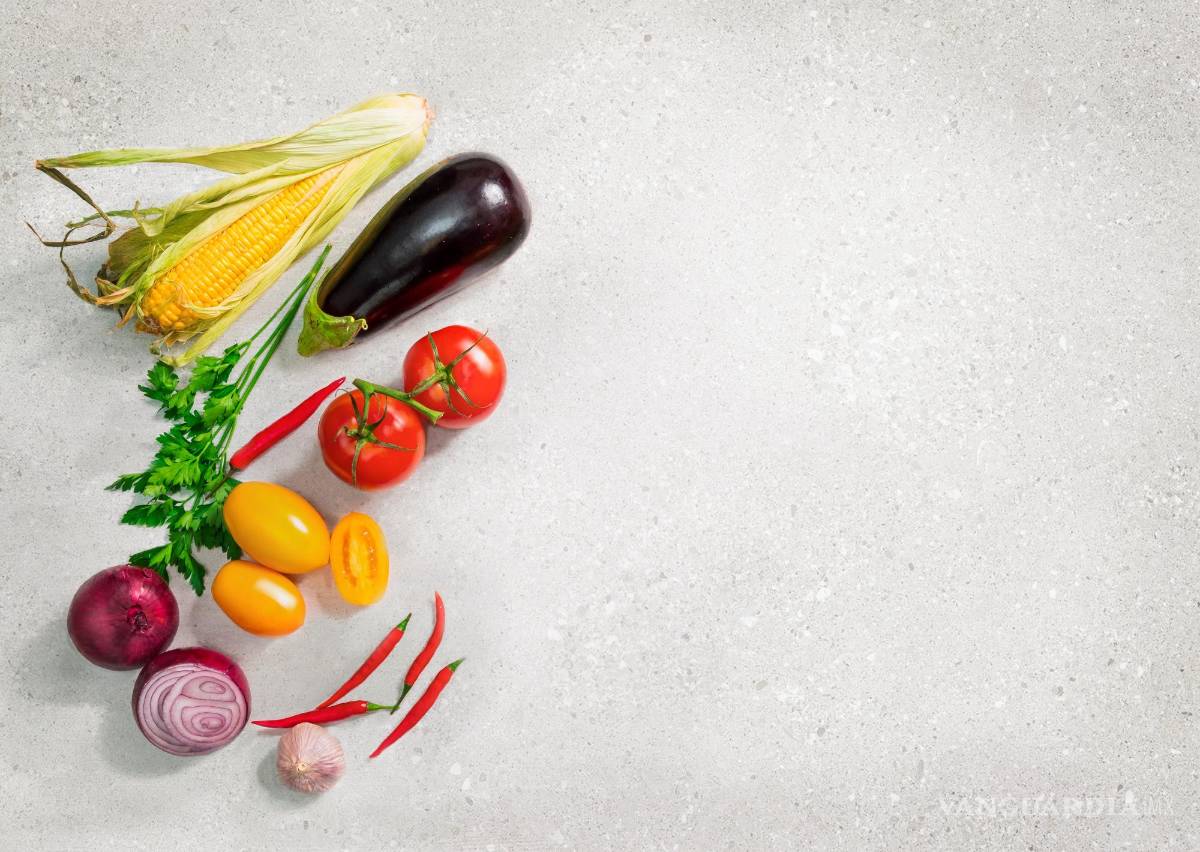 $!Las barras de ‘neolith’ también pueden tener acabados de mármol o incluso brillantes con detalles dorados.