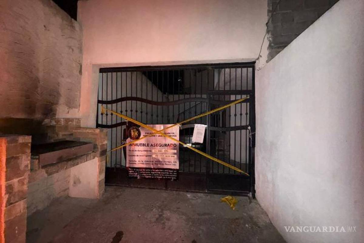 Catean casa de Monterrey por homicidio y encuentran armas