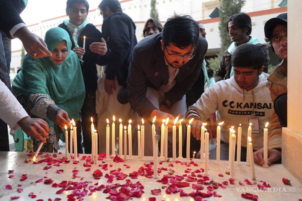 $!Pakistán conmemora primer aniversario de masacre en escuela Peshawar