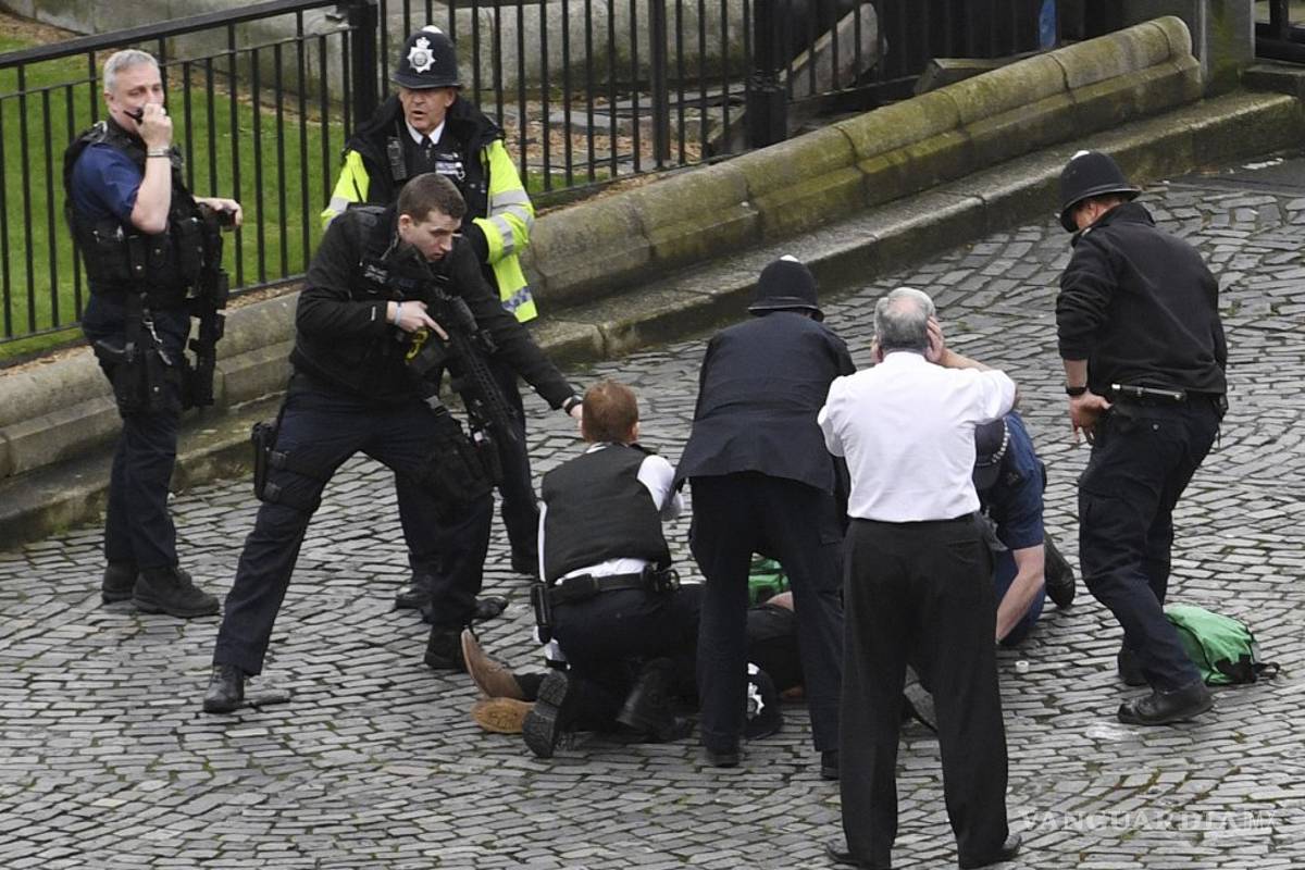 $!Terrorismo pone de luto a Londres; suman cinco muertos y 40 heridos