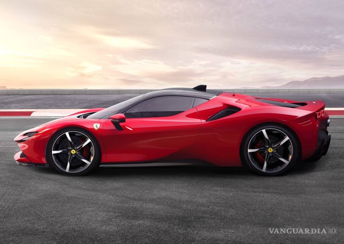 $!Así es el Ferrari SF90 Stradale, el deportivo híbrido italiano es una bestia de 1,000 HP