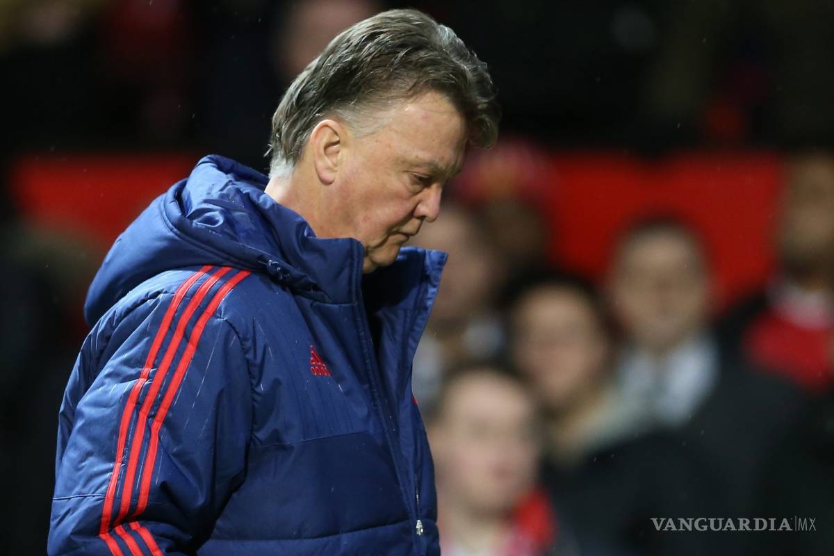 Van Gaal renunció el sábado, pero no se la aceptaron