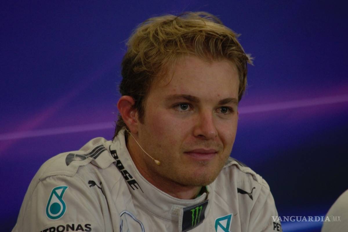 Afirma Rosberg que Alonso puede estar cerca de los puestos delanteros
