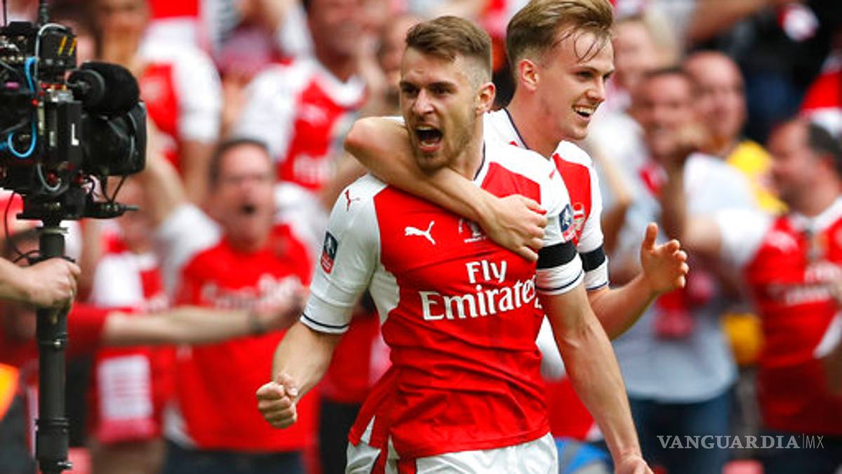 Aaron Ramsey anotó y 'mató' a un deportista y dos rockeros