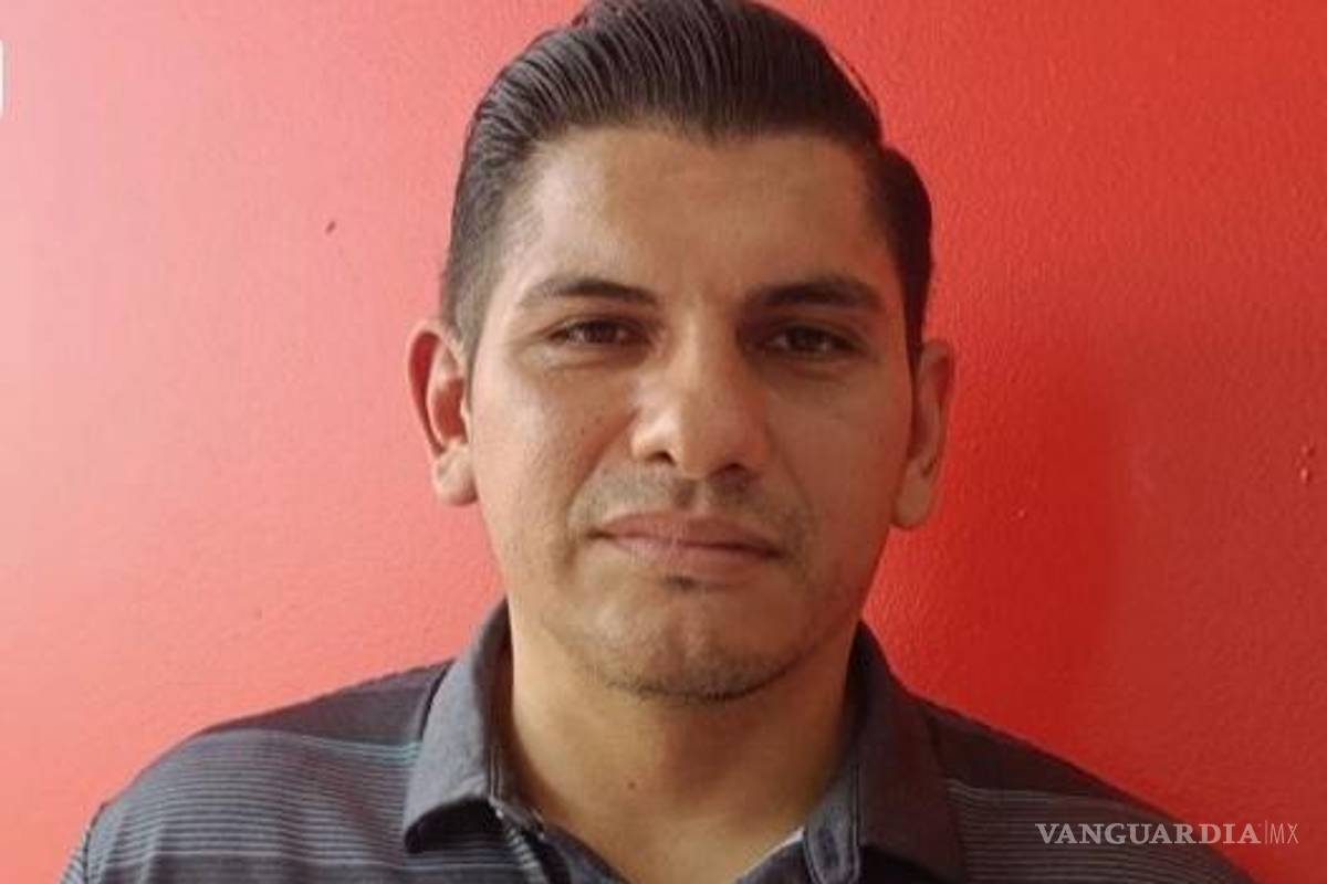 $!El maestro Sergio Iván Juárez Correa implementó el método que permitió a la estudiante Paloma Noyola obtener en matemáticas el resultado más alto a nivel nacional en la prueba Enlace.