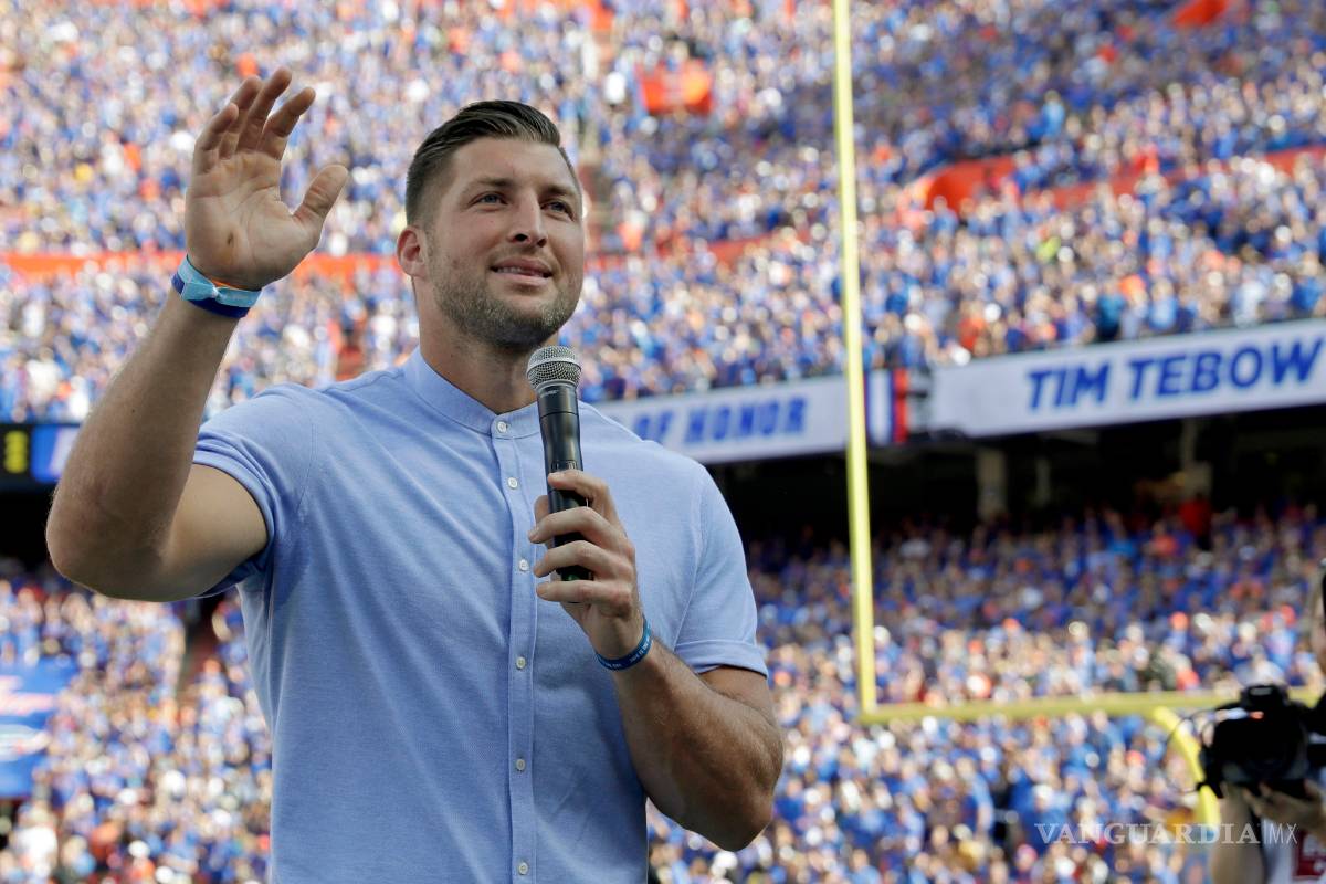 Tim Tebow volverá como ala cerrada