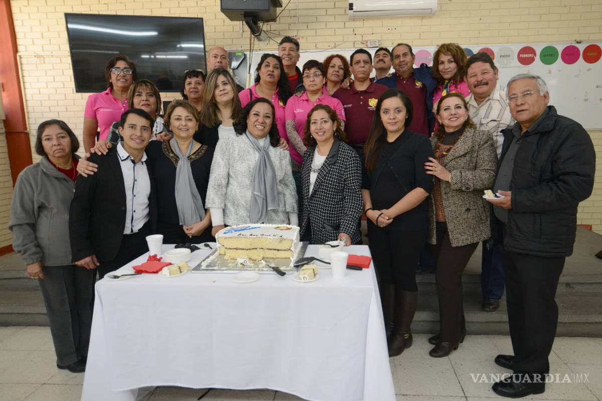 Festejan 60 aniversario de la Secundaria 1 de Saltillo
