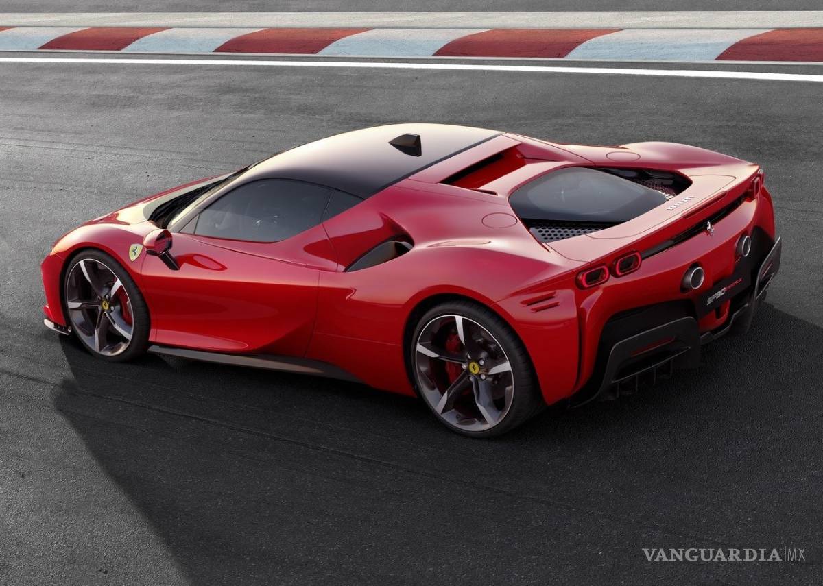 $!Así es el Ferrari SF90 Stradale, el deportivo híbrido italiano es una bestia de 1,000 HP
