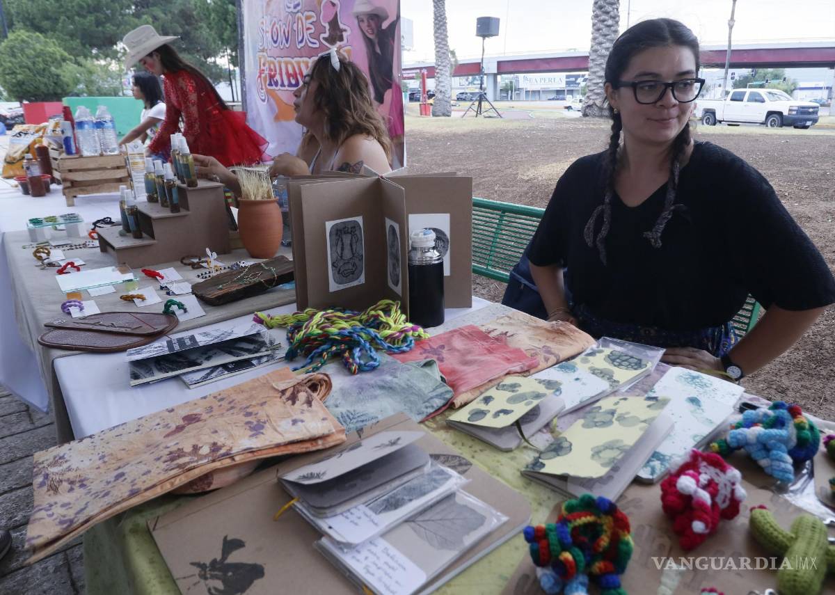 $!Los jóvenes emprendedores presentaron sus productos.