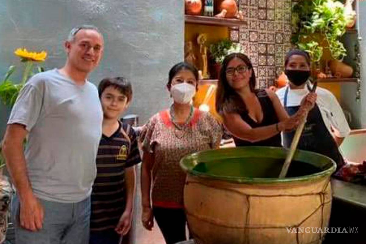 Nuevamente López-Gatell es captado vacacionando en Oaxaca... y sin cubrebocas