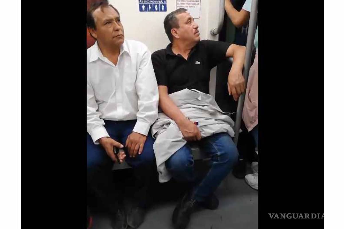 Así reaccionaron en el Metro de Monterrey ante pareja gay besándose