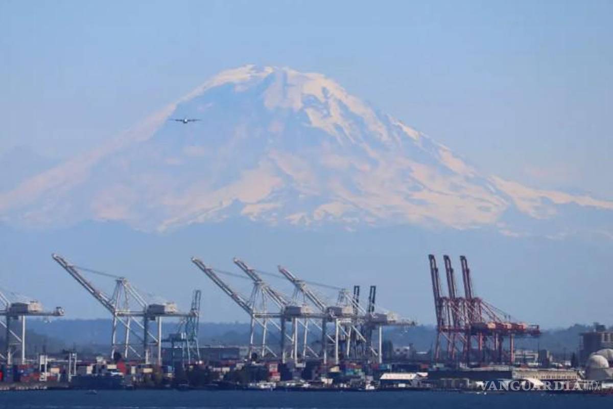 Informan que China puede espiar a EU con dispositivos de recolección en grúas portuarias