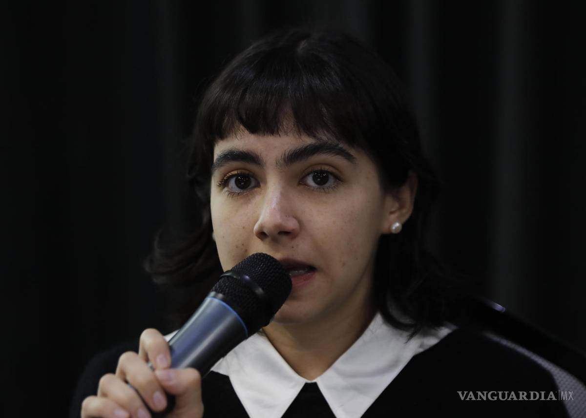 $!La jefa de vinculación de ‘Nuestro Futuro’, Camila Campillo, participa en una rueda de prensa hoy, en Ciudad de México (México).