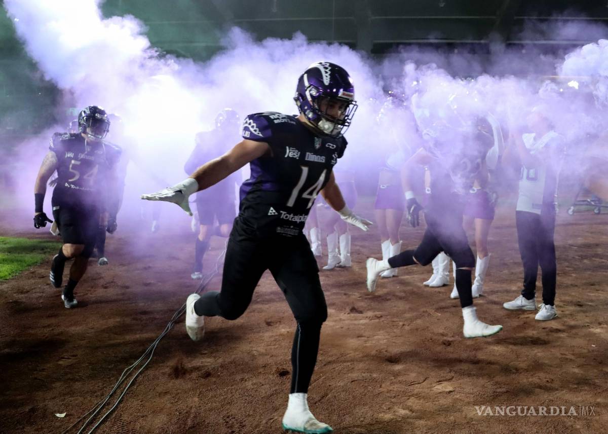 $!El receptor Sergio Barbon listo para grandes atrapadas.