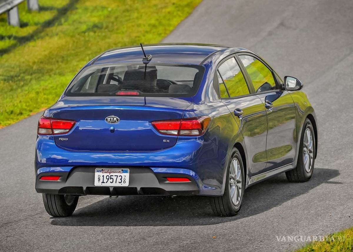 $!KIA Rio Sedán con mejor equipamiento para su versión de acceso en México