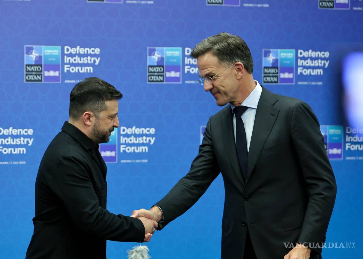 $!El presidente ucraniano Volodymyr Zelenskyy y el secretario general de la OTAN, Mark Rute en Ankara.