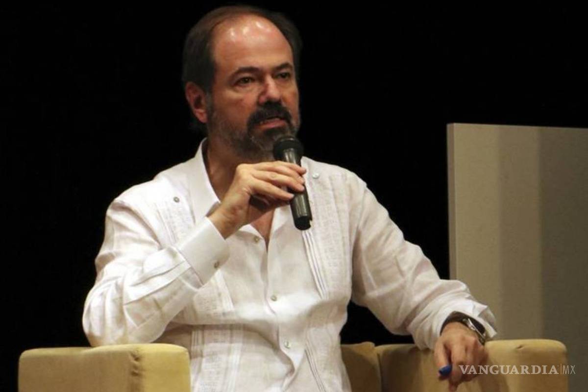 Disecciona Juan Villoro el teatro y la política de México en Tokio