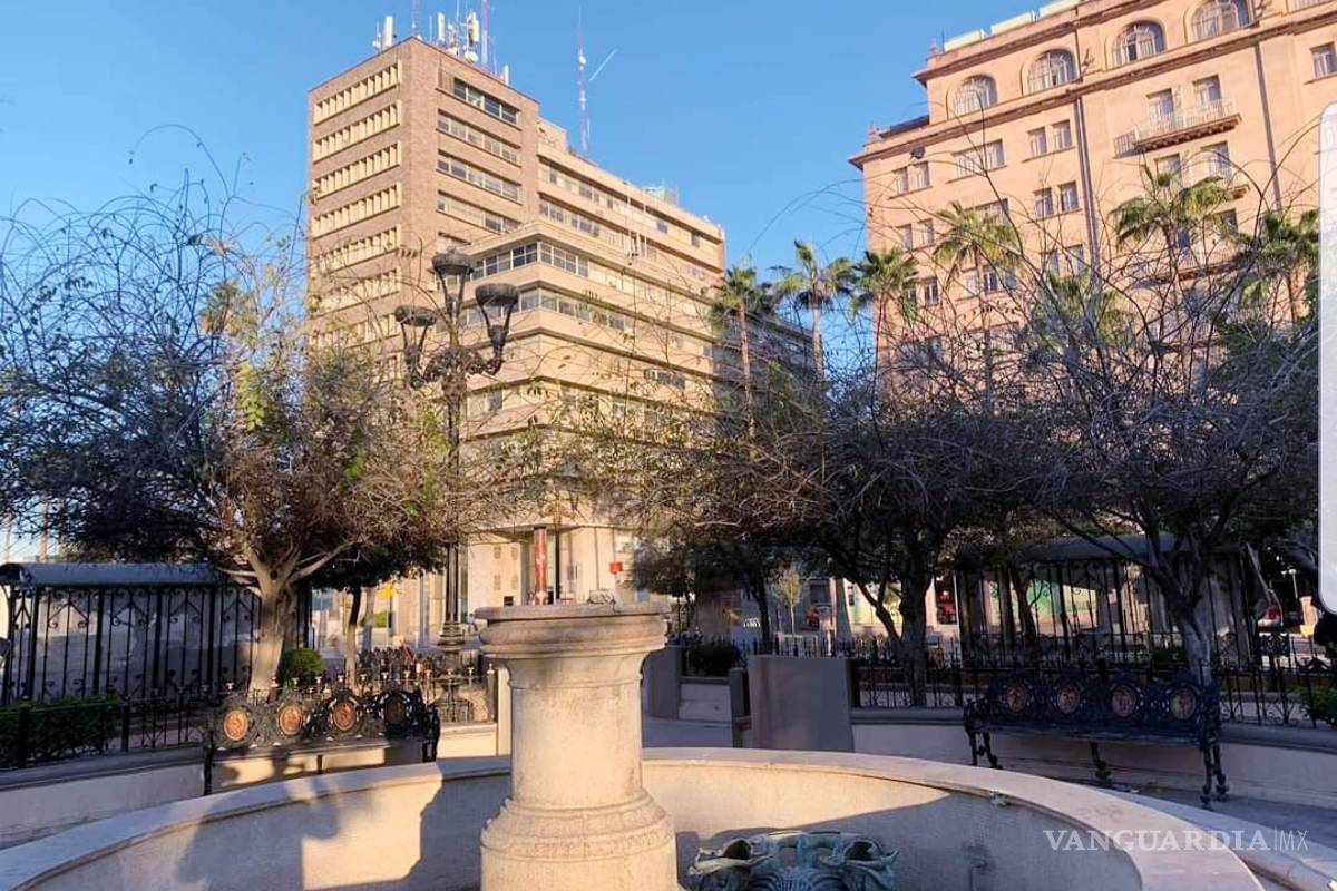 Sustraen una de las esculturas de la Plaza de Armas de Torreón