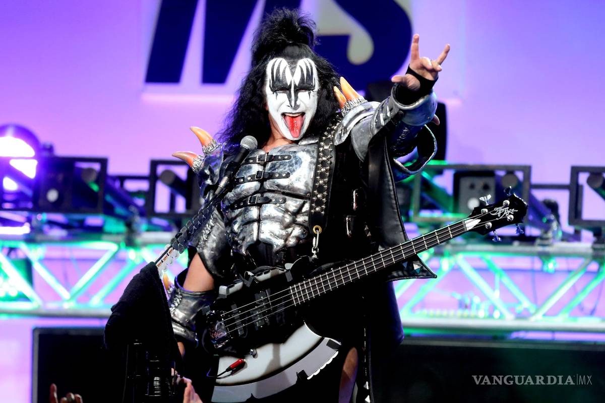 Gene Simmons, afirma que KISS es más importante que el Papa