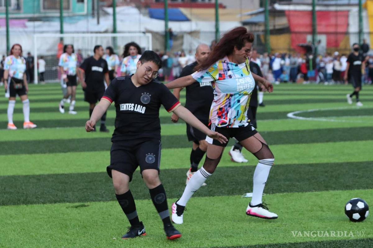 Las Gardenias, un equipo de fútbol de mujeres transexuales en el corazón de CDMX