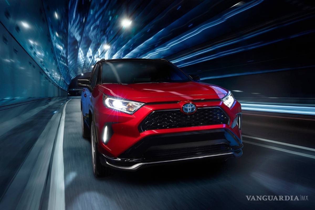 Toyota RAV4 Prime, versión híbrida enchufable de 38 km/l y aspecto deportivo