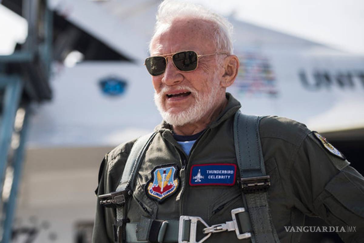 Buzz Aldrin vio un OVNI en el espacio