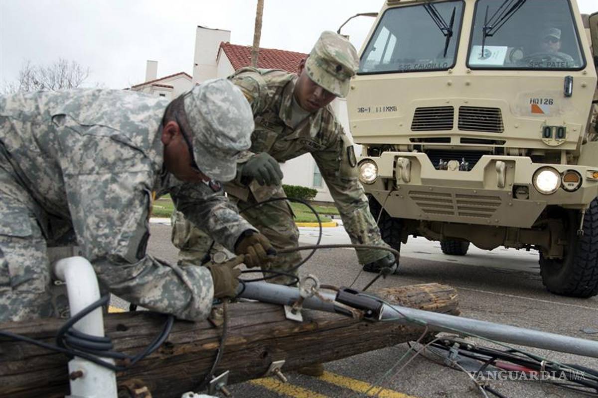 Despliegan mil soldados más en Texas por aumento de inundaciones