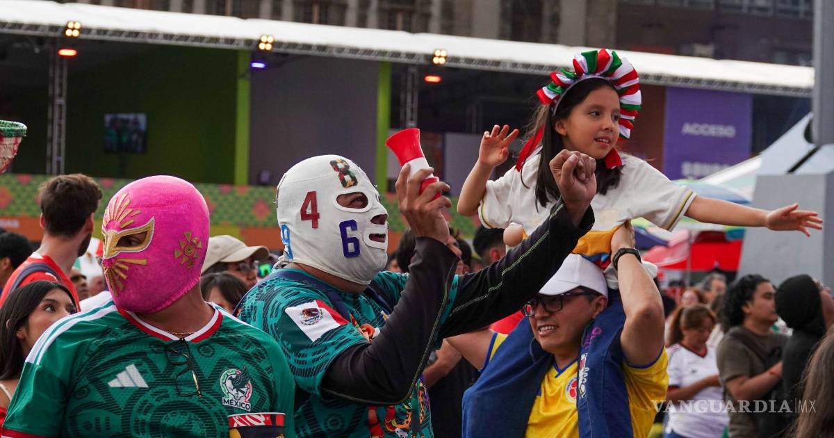 Festejos, operativos antialcohol y lluvias en Paseo de la Reforma antes del partido