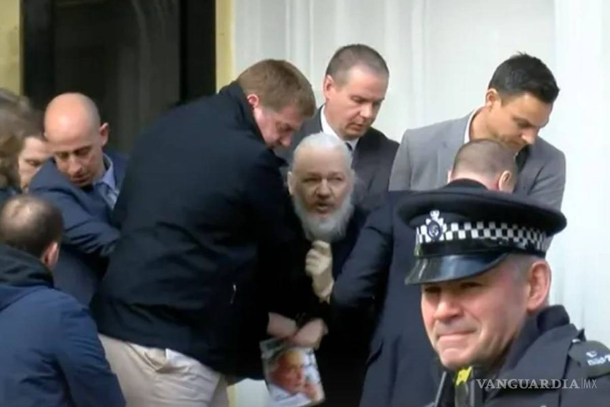 Arrestan a Julian Assange, fundador de Wikileaks, en la embajada de Ecuador en Reino Unido (VIDEO)