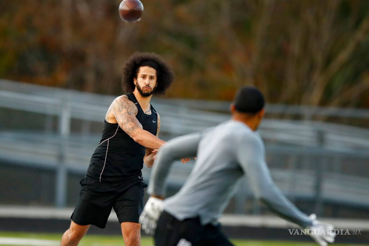 Colin Kaepernick cambió sede, entrenó ante ocho equipos