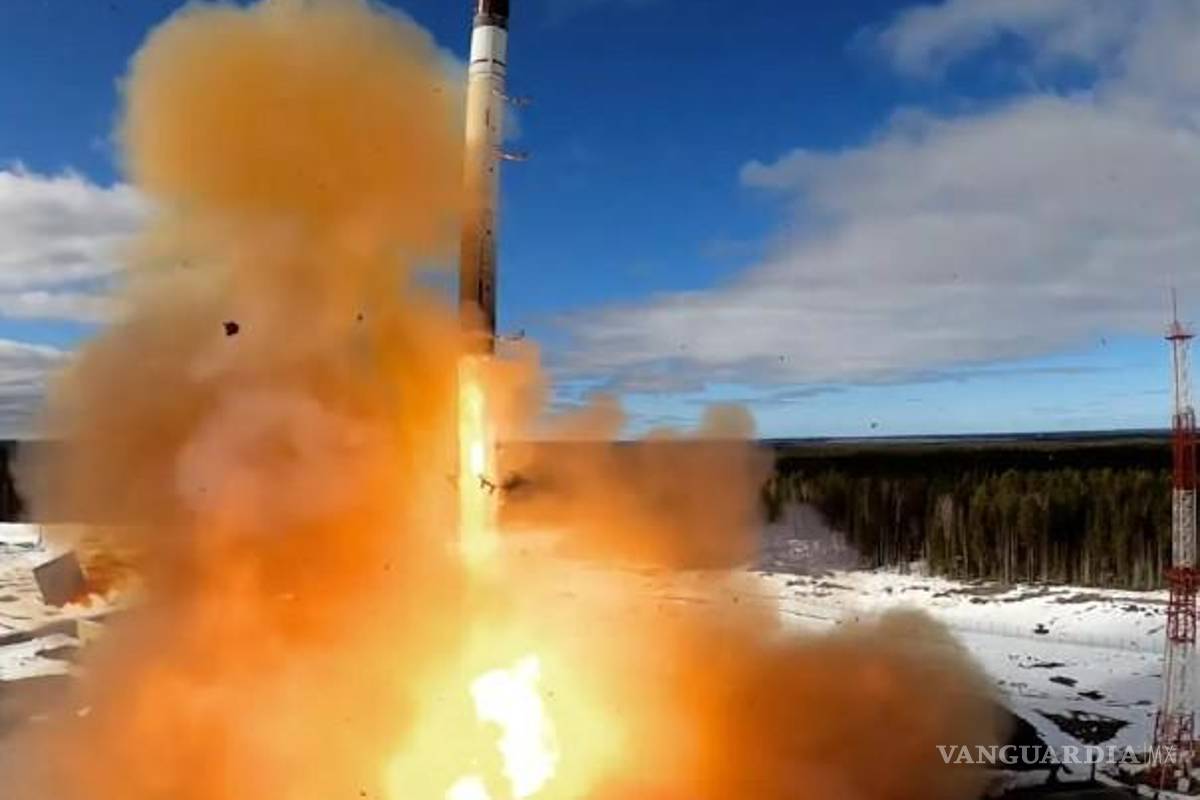 Putin prueba el misil Satan II y falla mientras Biden visita Ucrania