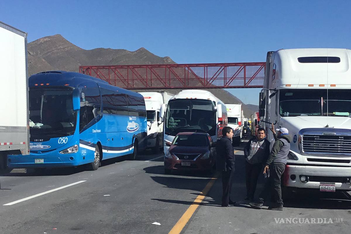 Narra trailero odisea vivida en carretera Matehuala-Saltillo bajo la nieve