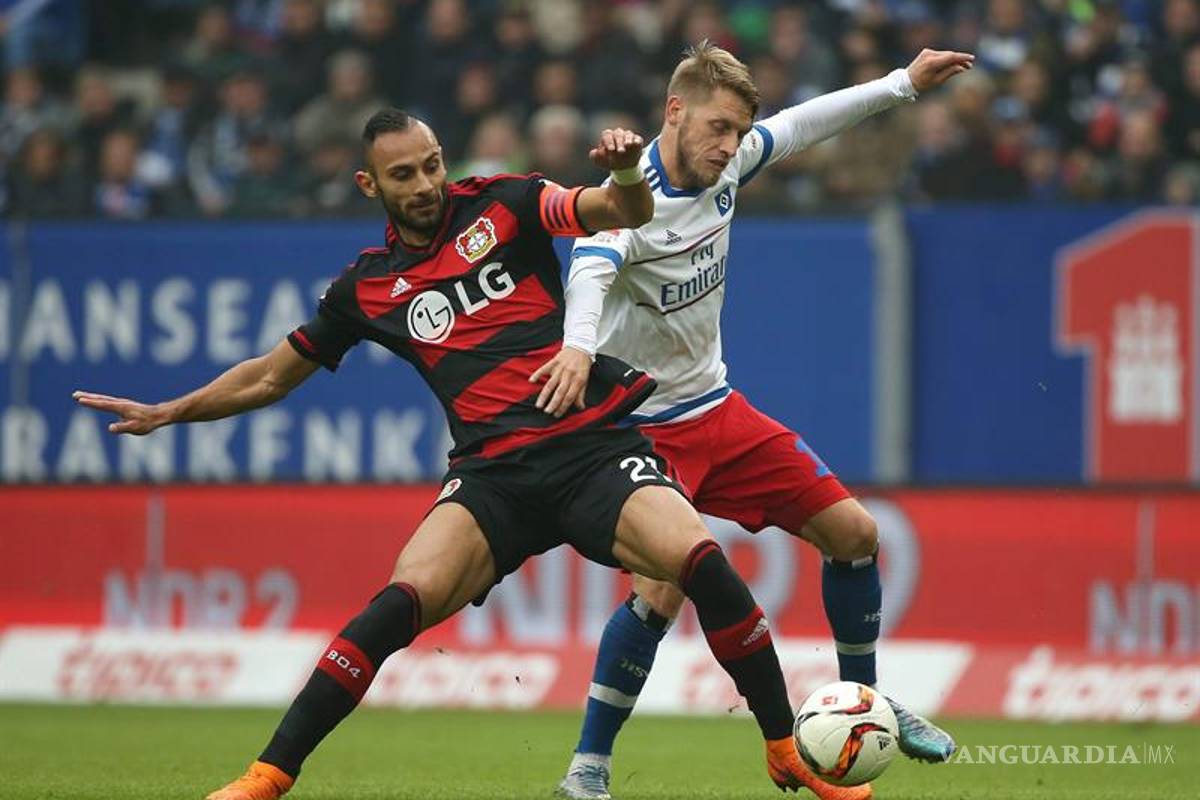 ‘Chicharito’ se va en blanco en empate del Bayer