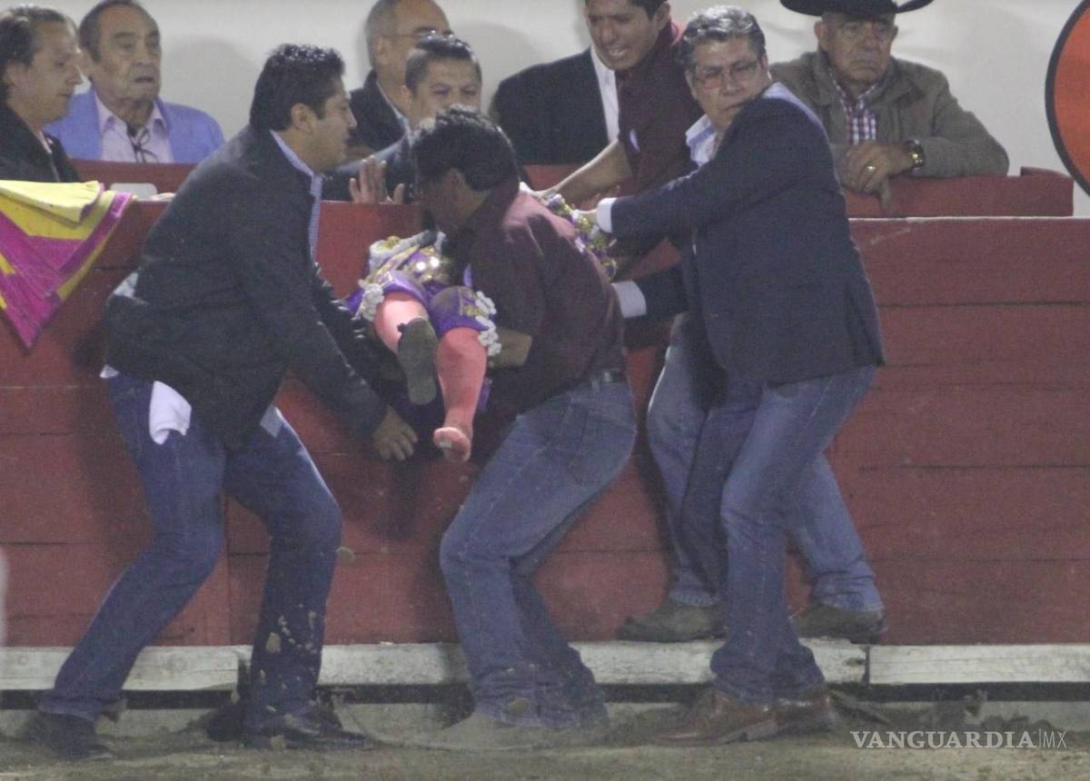 $!Toro le destroza la mandíbula a Hilda Tenorio