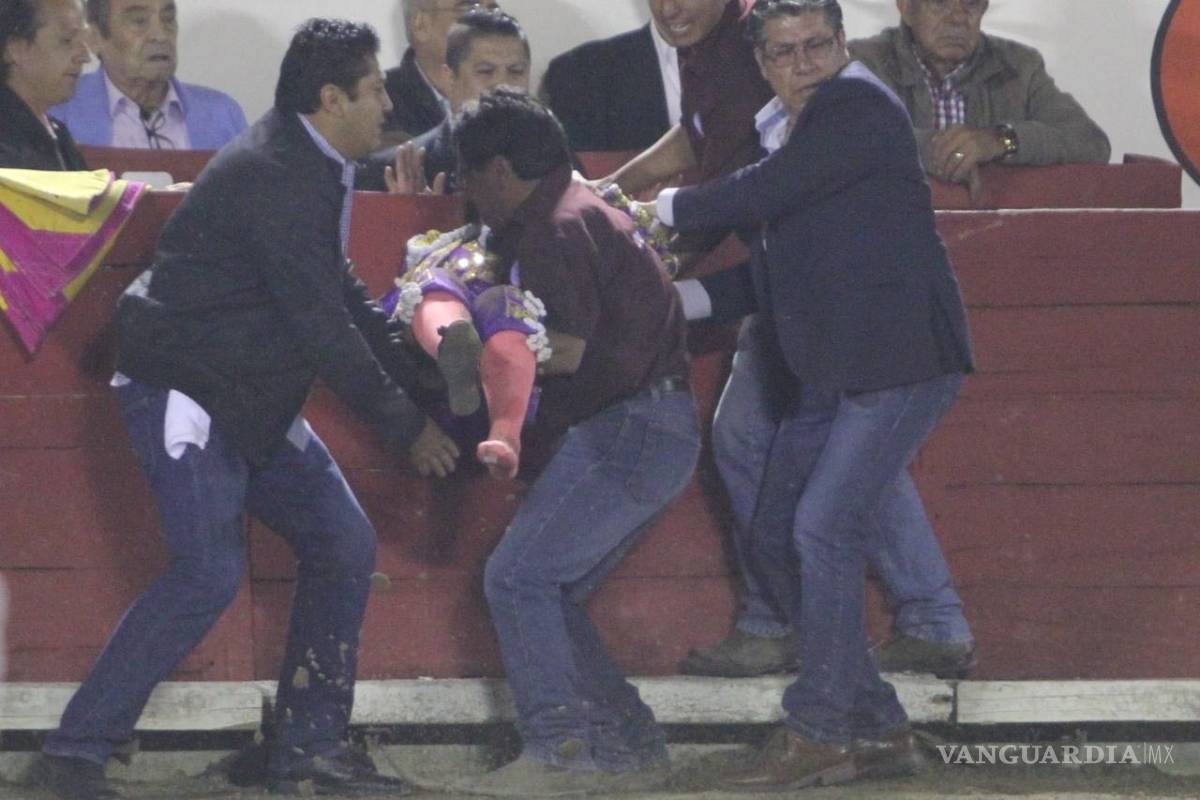 $!Toro le destroza la mandíbula a Hilda Tenorio