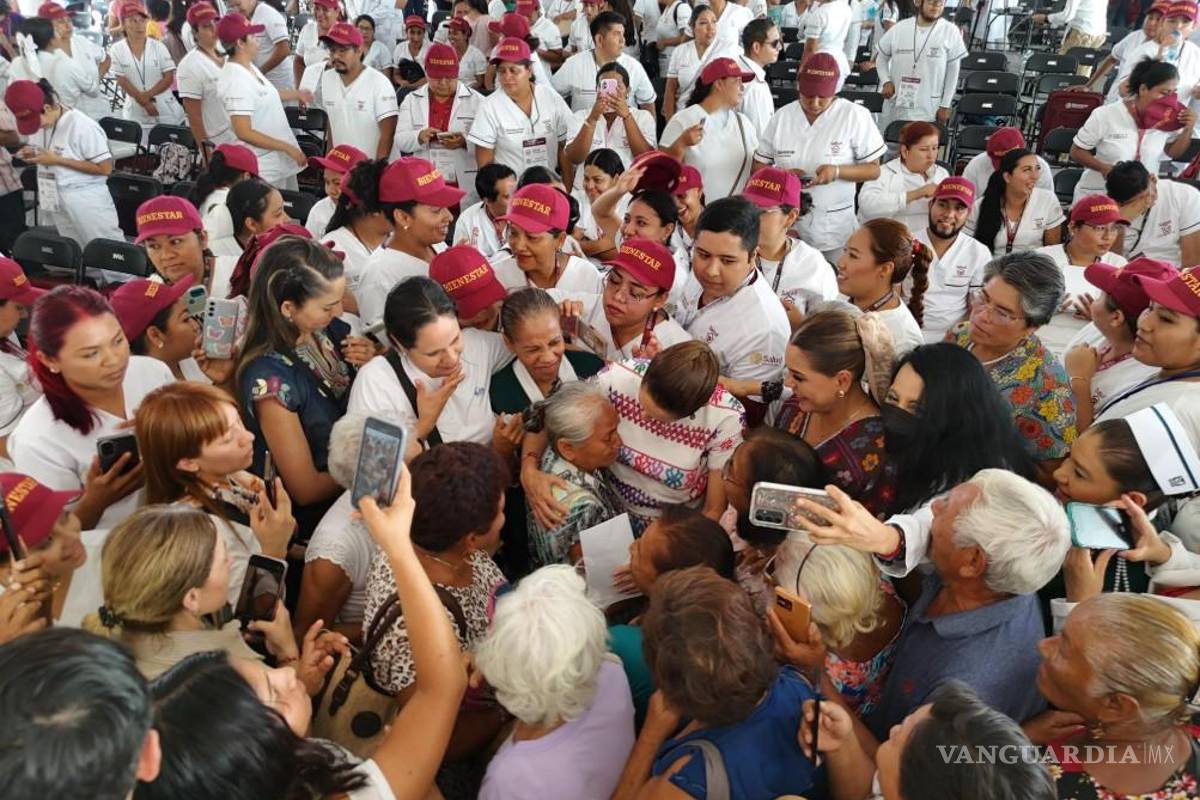 Sheinbaum llama a priorizar la salud: ‘no van a alcanzar los hospitales’