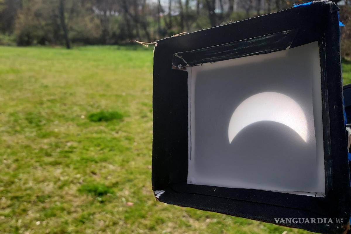 Así cautiva, maravilla y asombra el eclipse solar desde Mazatlán hasta la isla de Terranova (fotos)