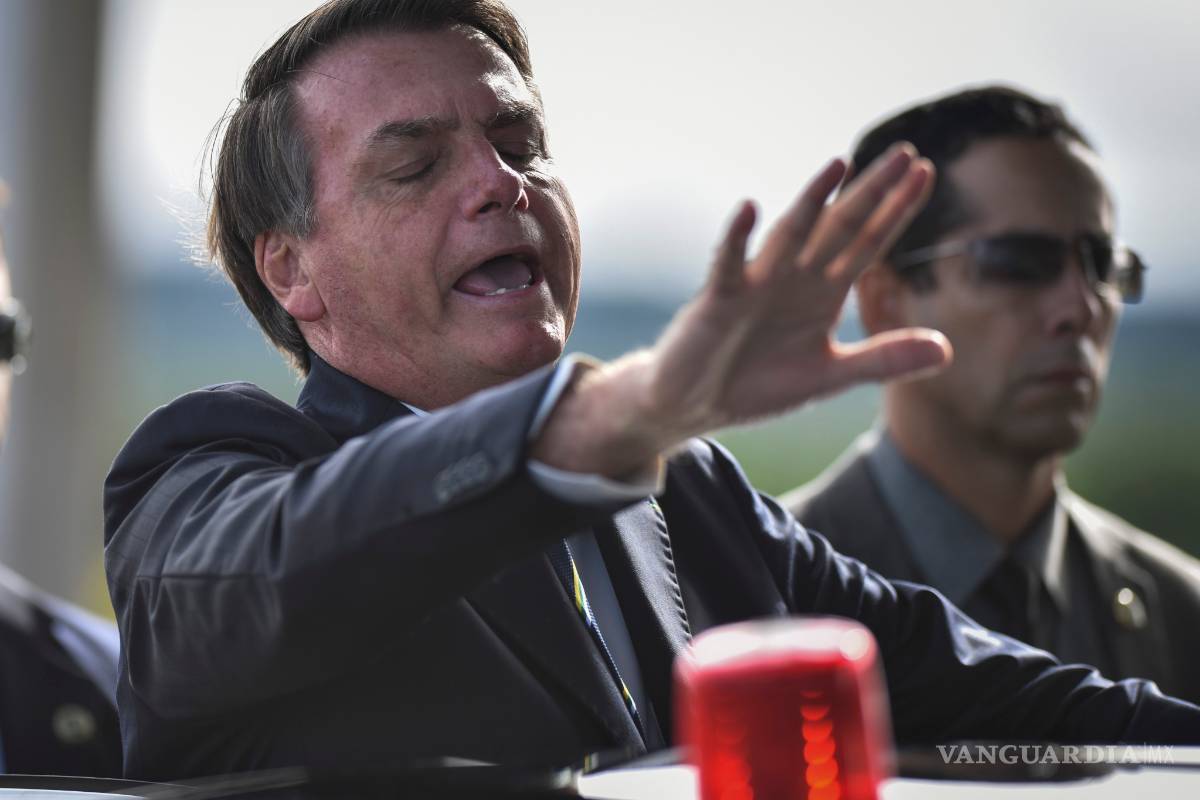 Insiste Bolsonaro en minimizar pandemia
