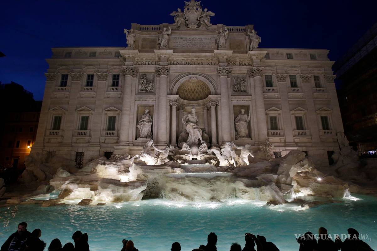 Restauran la Fontana di Trevi, símbolo de la 'Dolce Vita' en Roma