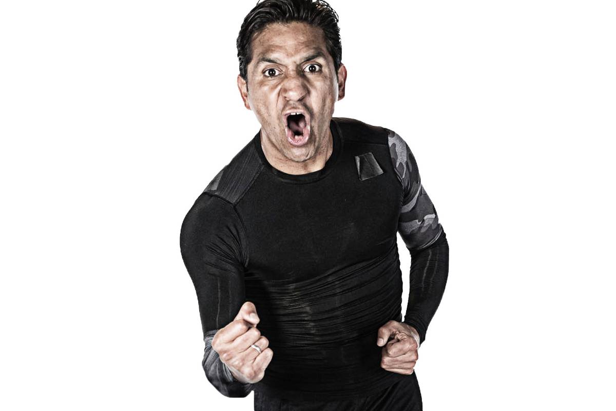 Isaac Terrazas con la cabeza en alto