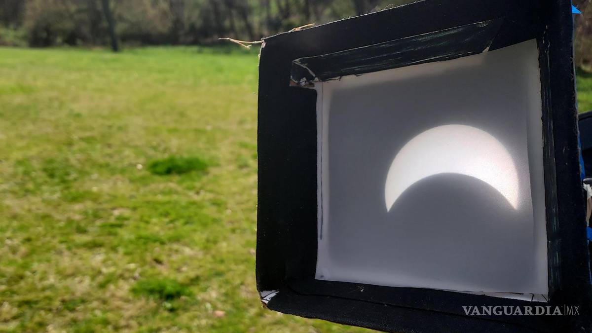Así cautiva, maravilla y asombra el eclipse solar desde Mazatlán hasta la isla de Terranova (fotos)